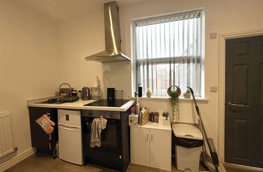 Derby Road, Lenton, Nottingham - Image 3